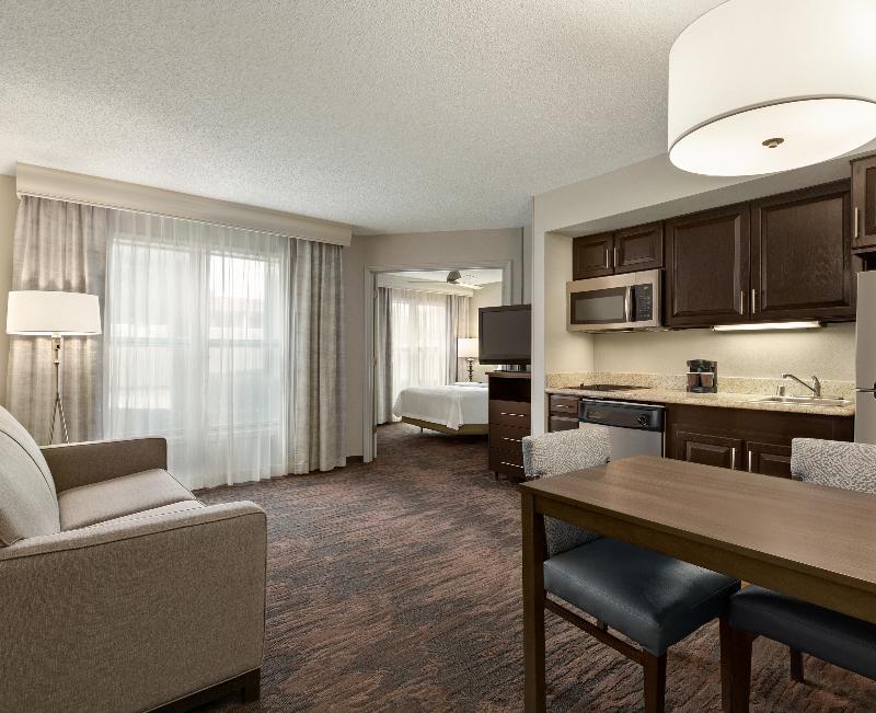 Addison Suites Hotel 3*
